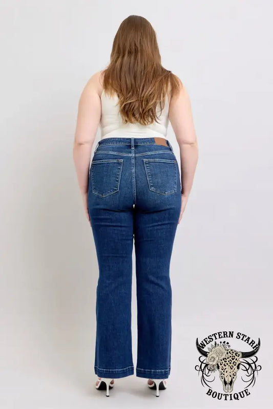 ea4a7d74-af2e-4f80-9d93-fe24e516c050-Max