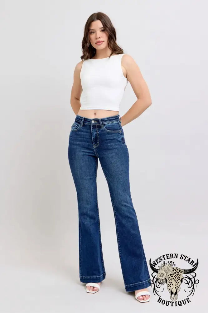 bb0a993d-f215-4dfa-85e2-e75eec27bee2-Max